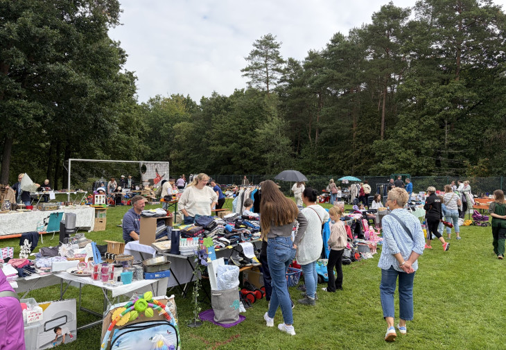 Erfolgreicher Auftakt: Flohmarkt in Pracht begeistert Besucher