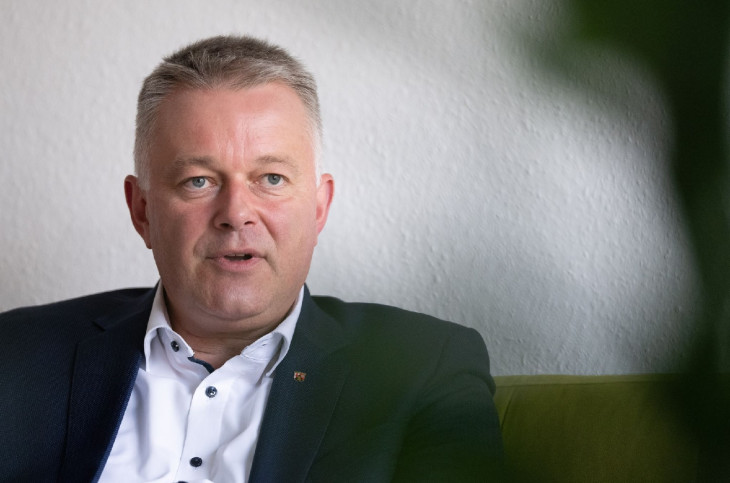 Rheinland-Pfalz: Schnieder fordert Anpassungen bei Rentenreform