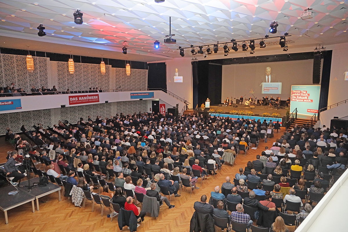 569 Absolventen umfasst der Meisterjahrgang 2020, der im Rahmen der Meisterfeier in der Rhein-Mosel-Halle geehrt wurde. Fotos: Michael Jordan