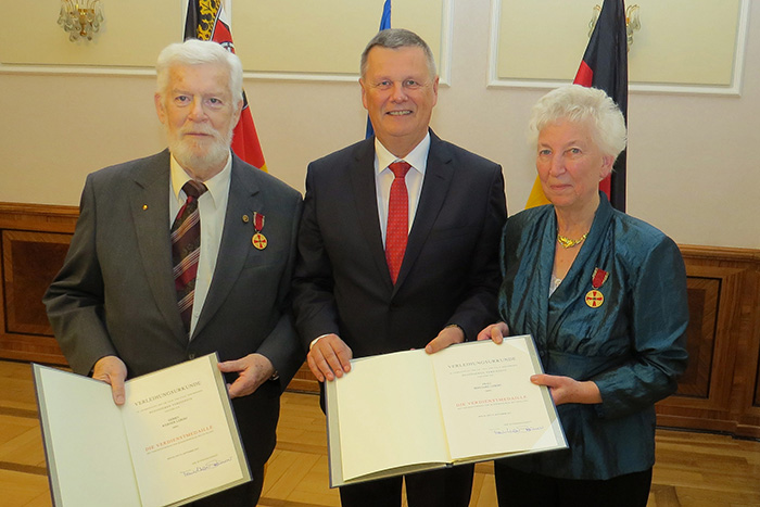 Von links: Werner Lerdo, SGD Nord Prsident Dr. Ulrich Kleemann, Irmgard Lerdo.  Foto: SGD Nord