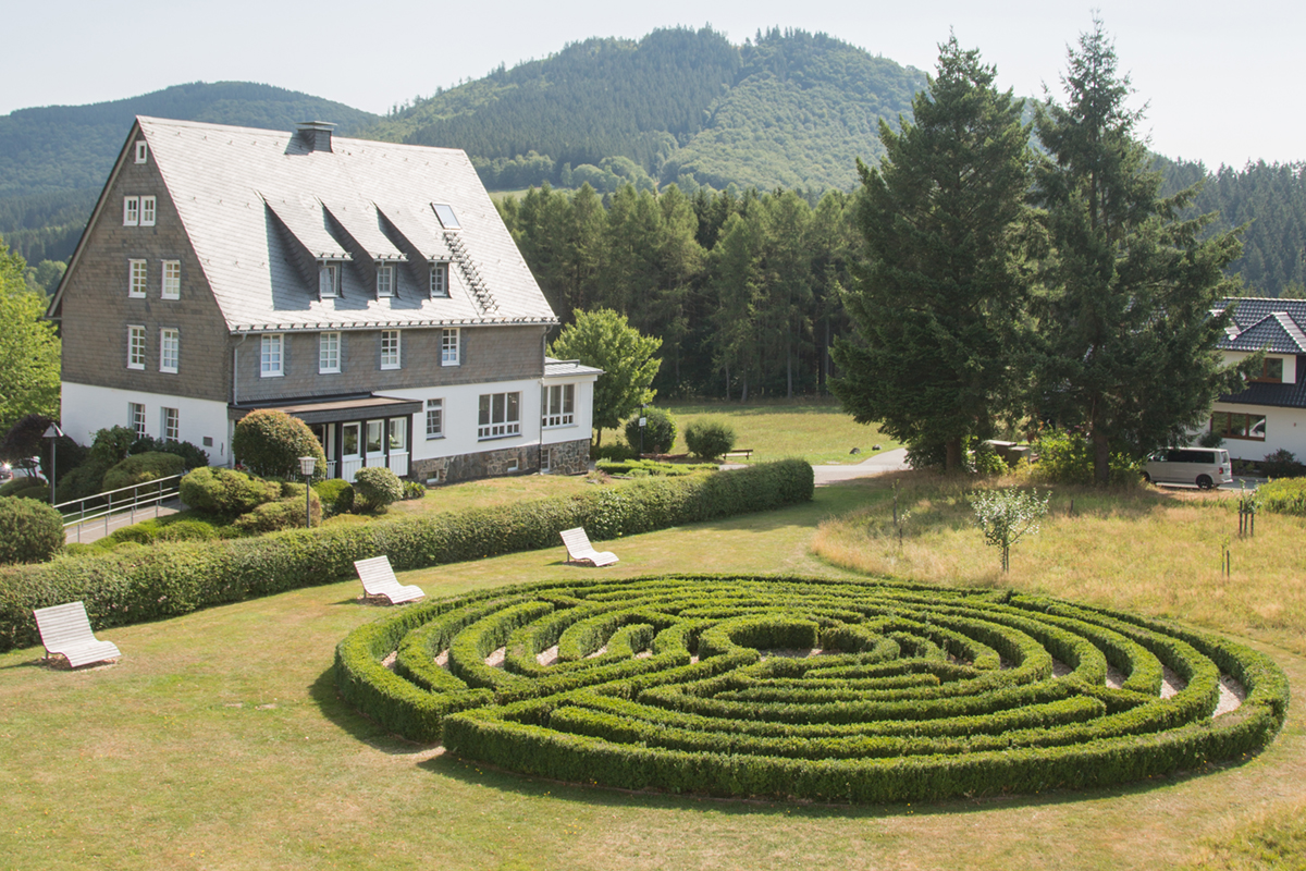 Im Bildungs- und Exerzitienhaus St. Bonifatius in Elkeringhausen-Winterberg werden die Teilnehmenden der Gruppe untergebracht. Foto: Bildungs- und Exerzitienhaus St. Bonifatius, Fotografie Steffi Rost