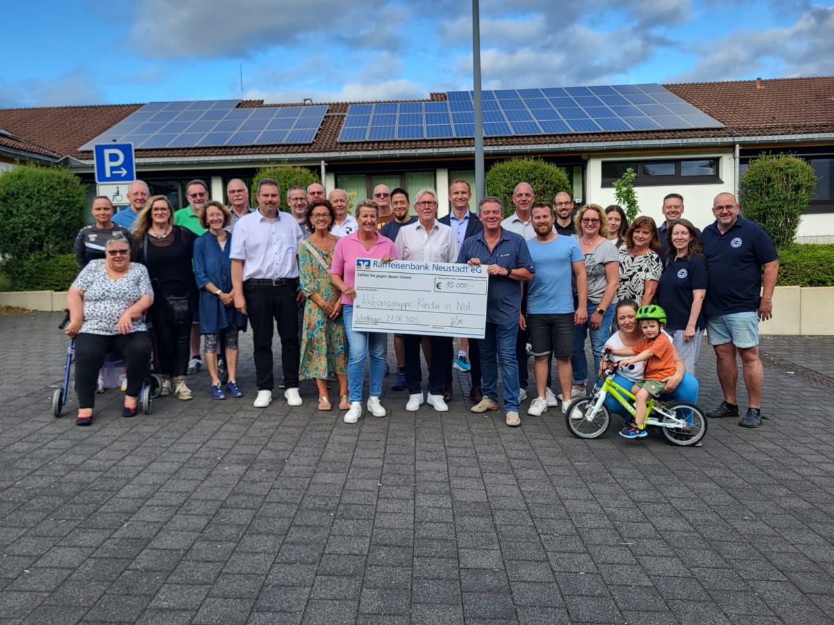 Bei dem Windhagen-Run-and-Bike wurde eine Spendensumme von 10.000 Euro zusammengetragen. (Foto: Mario H)