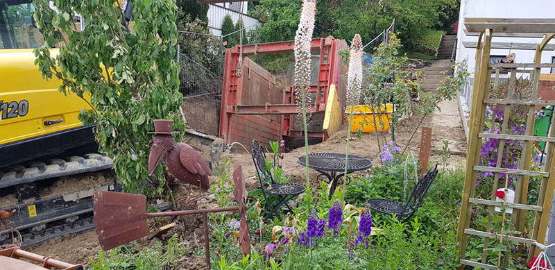 Die Arbeiten zur Sicherung und Erkundung des Stollens in Dasbach laufen. Fotos: SGD Nord