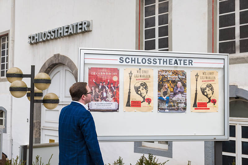 Besucher mssen im Schlosstheater Neuwied aufgrund der aktuellen Situation rund um das Corona-Virus leider drauen bleiben. Foto: Piel