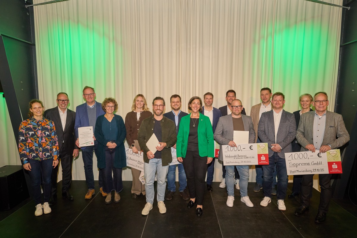 Gruppe der Preisträger "Grüne Welle 2025". Foto: Olaf Nitz