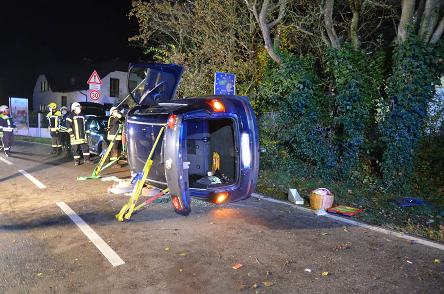 Verkehrsunfall mit zwei schwer verletzten Personen