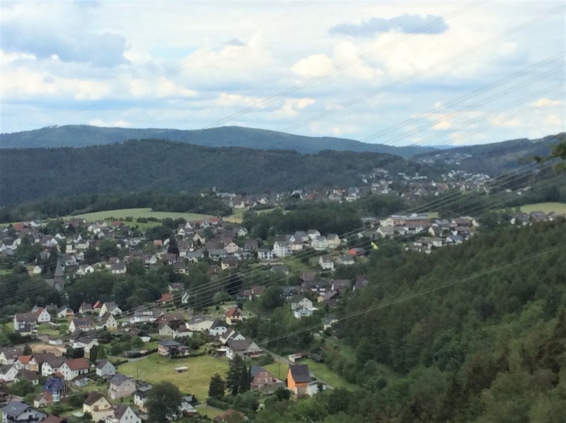 Blick nach Scheuerfeld und Betzdorf. (Fotos: Horst Rolland)