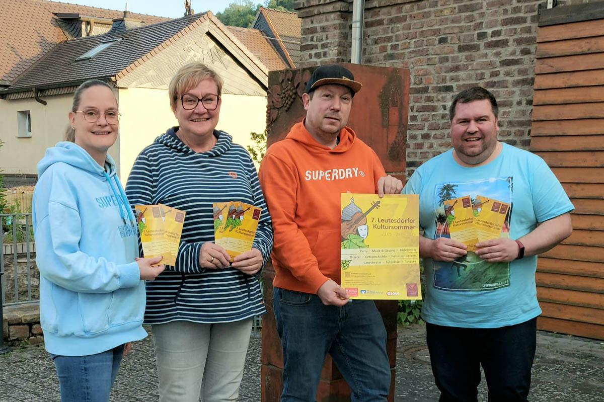 Von links: Yvonne Albinus, Simone Osteroth, John Albinus, Martin Emmerich. Foto: Ellen Schimikowski