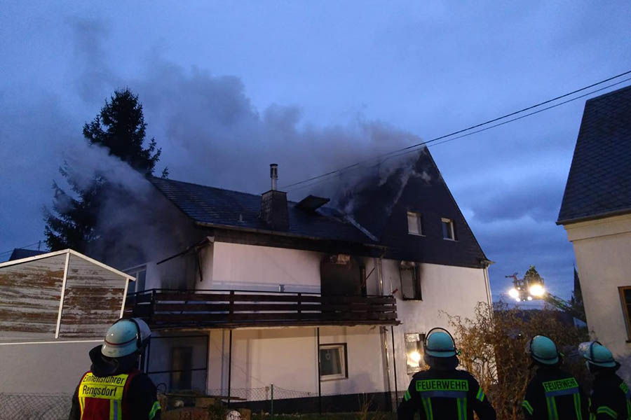 Einfamilienhauses in Rengsdorf in Flammen