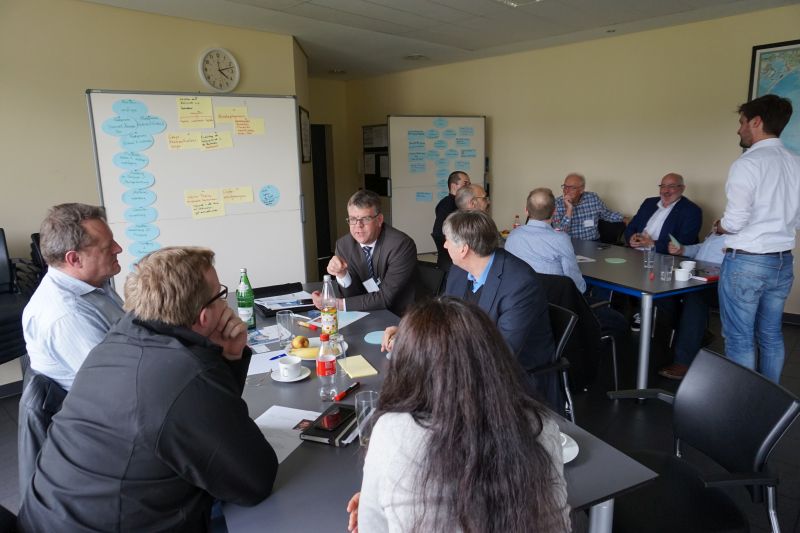 Unternehmer aus dem Kreis Altenkirchen erarbeiten gemeinsam Lsungsanstze im Zuge einer Digitalisierung der Produktionsprozesse. Foto: Veranstalter