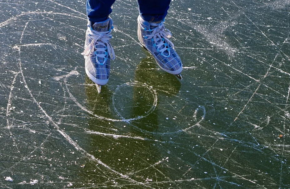 Warnungen Eisflchen nicht zu betreten - vielfach ignoriert