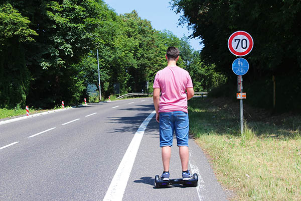 Hoverboard darf nicht im ffentlichen Bereich gefahren werden 