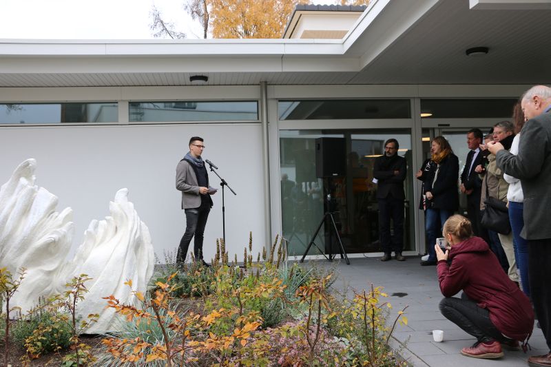 Einweihung der Skulptur vor dem Hospiz St. Thomas. Fotos: privat