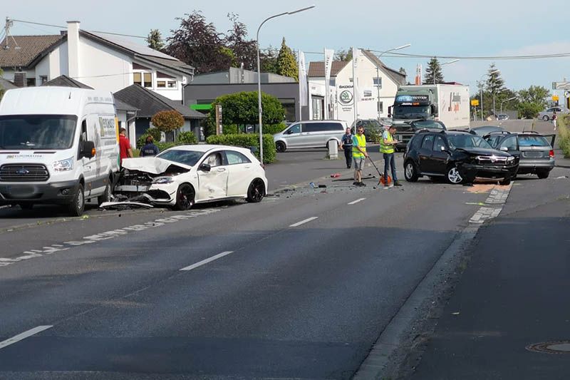 Unfall in Ebernhahn. Foto: Uwe Schumann