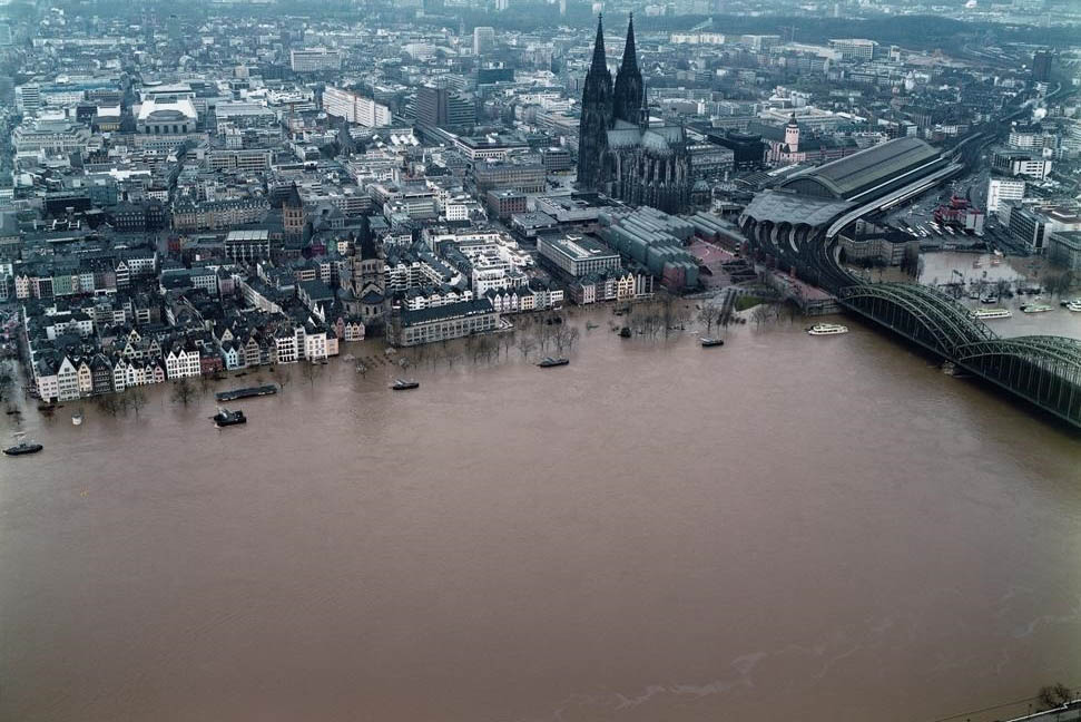 Altstadt Kln 1995 Blick auf den Dom. (StEB Kln)