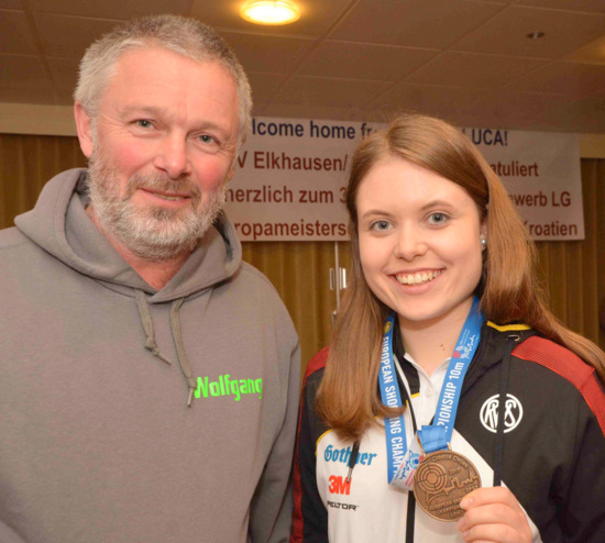 EM-Dritte: Luftgewehr-Juniorin Luca Marie Heuser holt Bronze nach Katzwinkel 