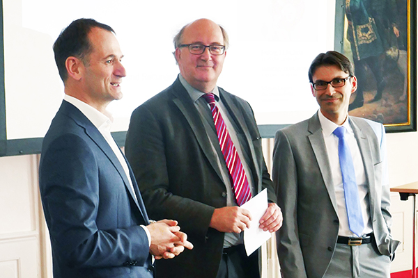 Die drei Initiatoren des Kardiologischen Netzwerkes des nrdlichen Rheinland-Pfalz: Privatdozent Dr. Felix Post, Dr. Burkhard Hgl und Dr. Theodoros Ballidis (von links).
Foto: Marienhaus