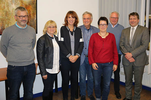 Der neue Vorstand des Vereins Sonnenschein e. V.: Chefarzt Dr. Michael Ehlen, Ulrike Brder-Sauerbrei, Gaby Welter, Georg Klare, Elisabeth Paffhausen, Franz-Jrgen Lacher und Dr. Marc Bohr (von links). Foto: privat