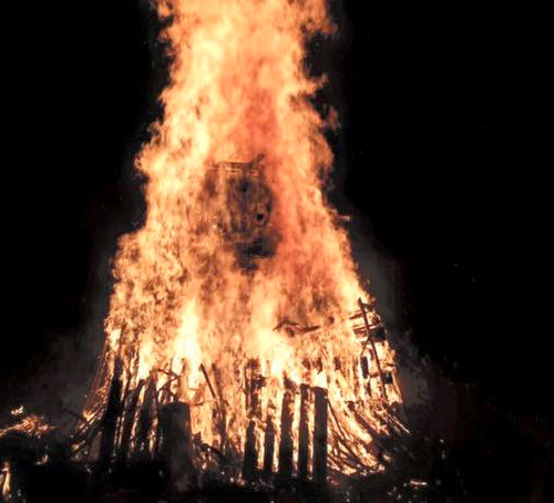 Die Kreisverwaltung des Westerwaldkreises weist angesichts der bevorstehenden Martinsfeuer darauf hin, dass fr diese nur die Verwendung von Astschnitt, naturbelassenem Holz trockenes Stroh erlaubt ist. (Foto: Kreisverwaltung des Westerwaldkreises)