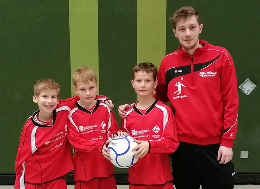 Der Kirchener Fausball-Nachwuchs startete in die Hallen-Saison. (Foto: Verein) 