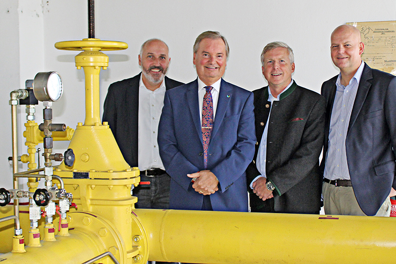 Besuch der Gasbernahmestation der BHAG in Rheinbreitbach, von links: Technischer Vorstand BHAG Jens Nehl, Brgermeister der Verbandsgemeinde Unkel Karsten Fehr, Kaufmnnischer Vorstand BHAG Peter Storck und neuer Kaufmnnischer Vorstand BHAG Mathias Eik. Foto: BHAG