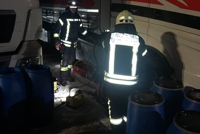 Zwei Einstze der Feuerwehr Neustadt auf Rastplatz Fernthal