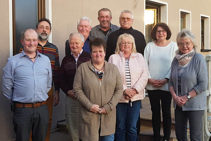 Vorne: Marcus Bischoffberger, Petra Benner, Anita Khn. Mitte: Uwe Baumgrtner, Martin Eichner, Annelie Baumgrtner, Heidi Werner. Hinten: Kurt Kister, Andreas Claaen, Gnter Steube. (von links) Foto: Verkehrs- und Verschnerungsverein Raubach 