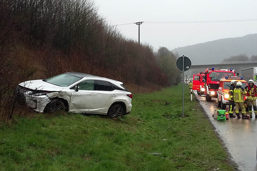 Verkehrsunfall auf A 3, Steigungsstrecke Wiedbachtal bei Dinkelbach