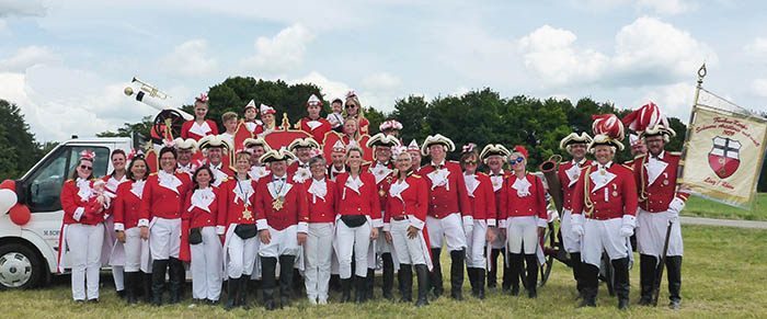 Schwere Artillerie aus Linz beim 55. Bezirksmusikfest in Raisting