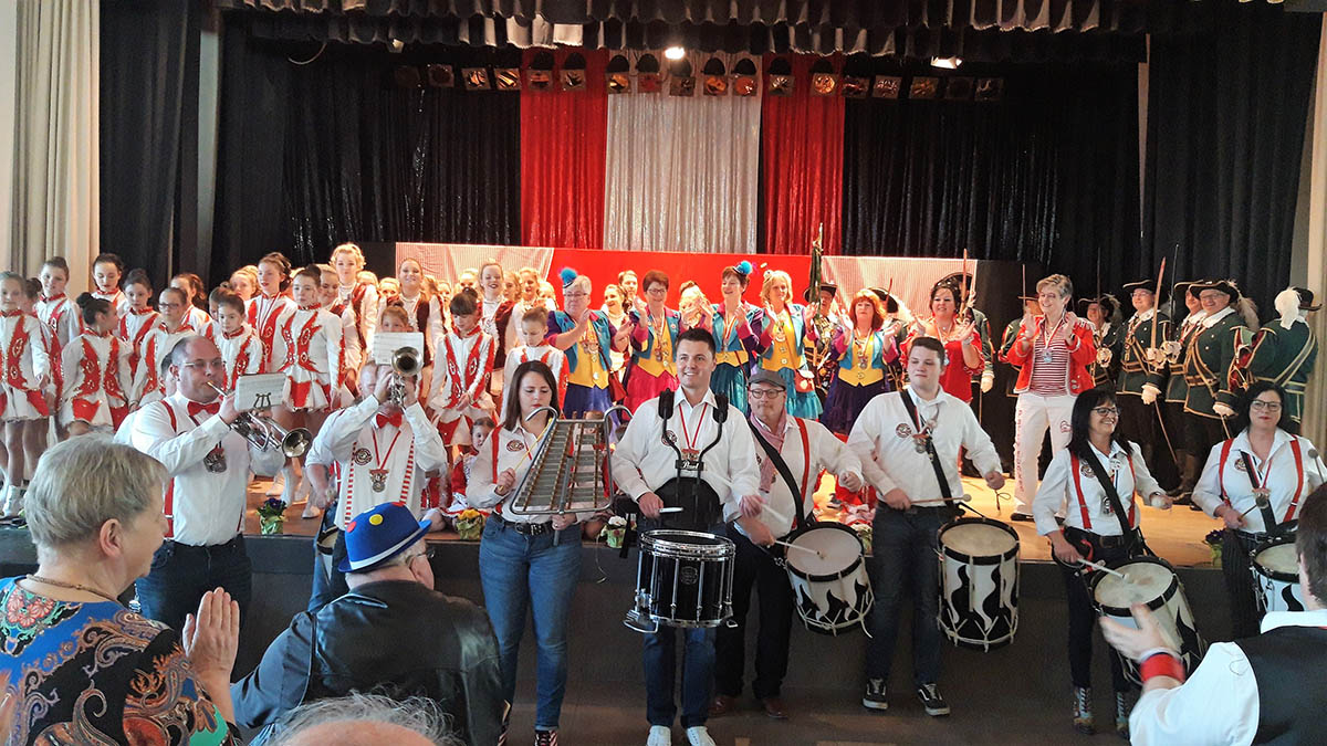 Nach zwei Jahren Corona-Zwangspause knnen nun auch die Senioren im Kirchspiel Horhausen wieder Karneval feiern. Unser Foto erinnert an die letzte nrrische Seniorenfeier im Jahre 2020. Foto: Seniorenakademie