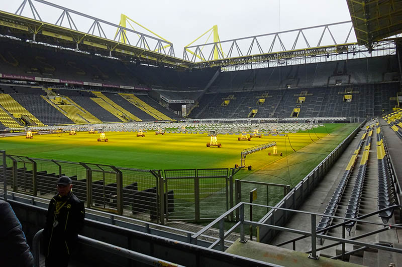 Stadionbesichtigung Signal Iduna Park und Shopping im CentrO 