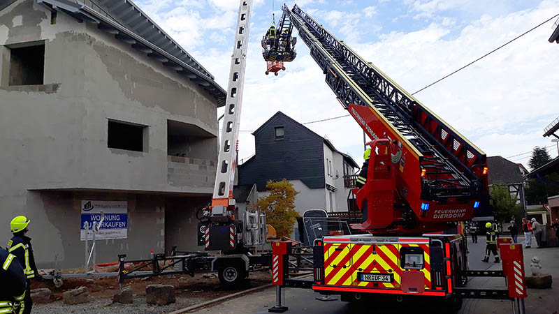 Mann musste von Feuerwehr aus Steiger gerettet werden