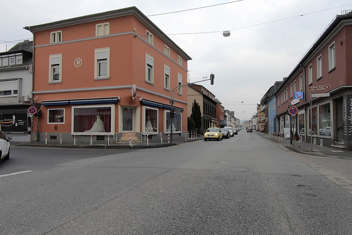 An der Alleestrae in Engers beginnt der erste Bauabschnitt in der Bendorfer Strae. Der Verkehr wird zur B42 umgeleitet. Foto: SWN