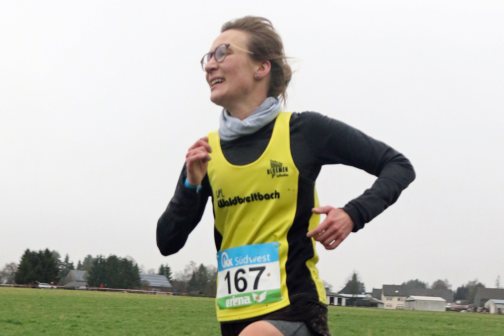 VfL Waldbreitbach - Franziska Schneider ist zweifache Meisterin im Crosslauf