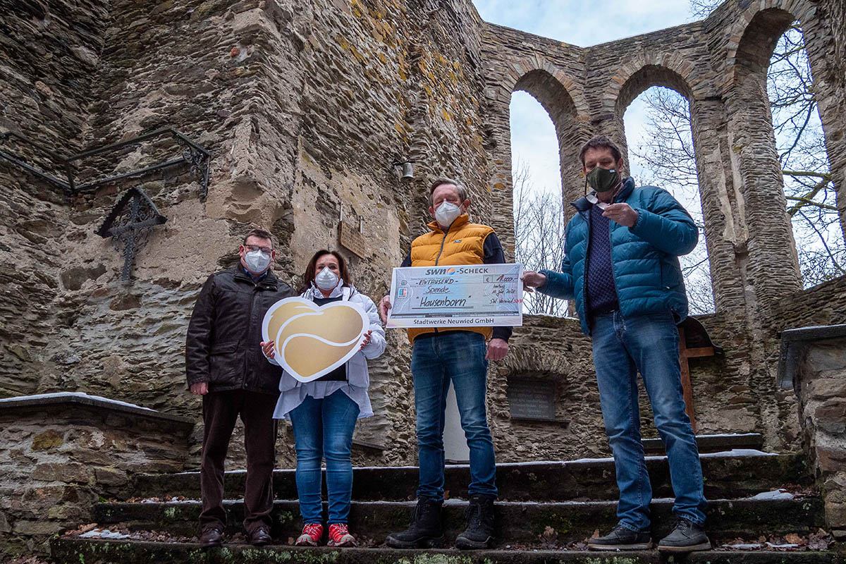 Von links: Geschftsfhrer Stefan Herschbach, Andrea Haupt sowie Franz-Josef Schmidt und Gnther Merz vom Vorstand des Frderkreises. Foto: SWN