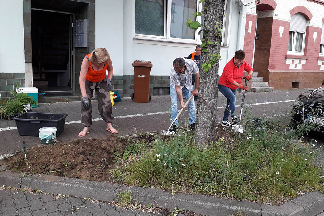 Beetpaten verschnern drei Stellen in Engerser Landstrae 