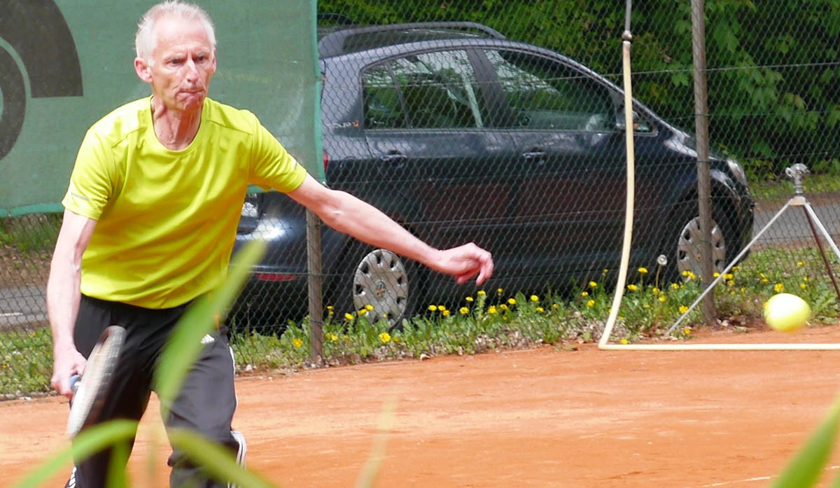 Mannschaftsfhrer Karl-Peter Jckle konnte beim Heimspiel der Herren 60A gegen den TC Anhausen einen klaren 6:0 Sieg vermelden. Fotos: TC Steimel