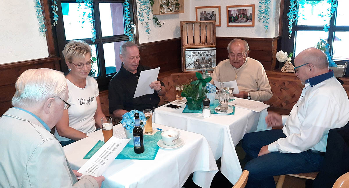 Von links: Reiner Stahl, Diana Gttes, Gnther Thiermann, Arno Grunwald, Guido Job (auf dem Foto fehlt noch "Mitsnger" Franz Herz). Foto: privat