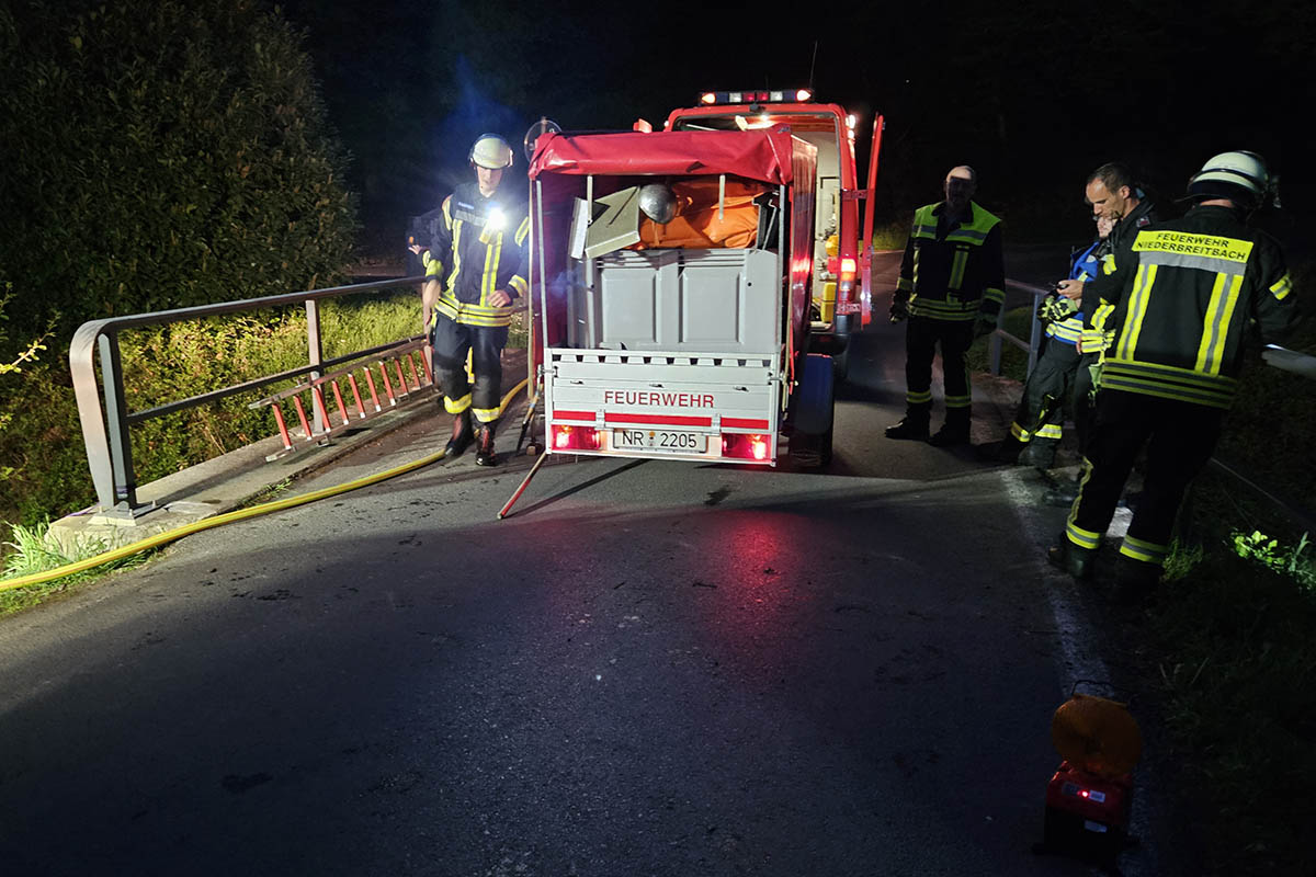 Fotos: Feuerwehr VG Rengsdorf-Waldbreitbach/Peter Schfer