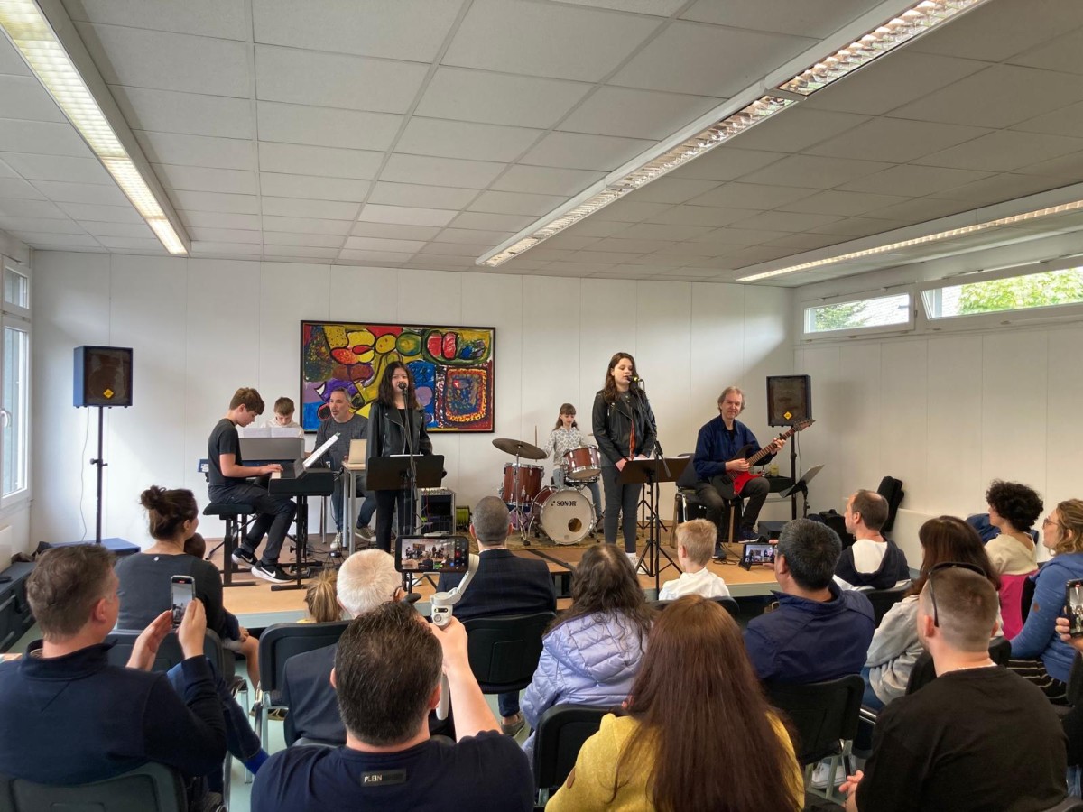 Vorfhrungen verschiedener Instrumente machen beim Sommerfest Lust aufs eigene Musizieren. (Foto: Kreismusikschule/Christa Berger)