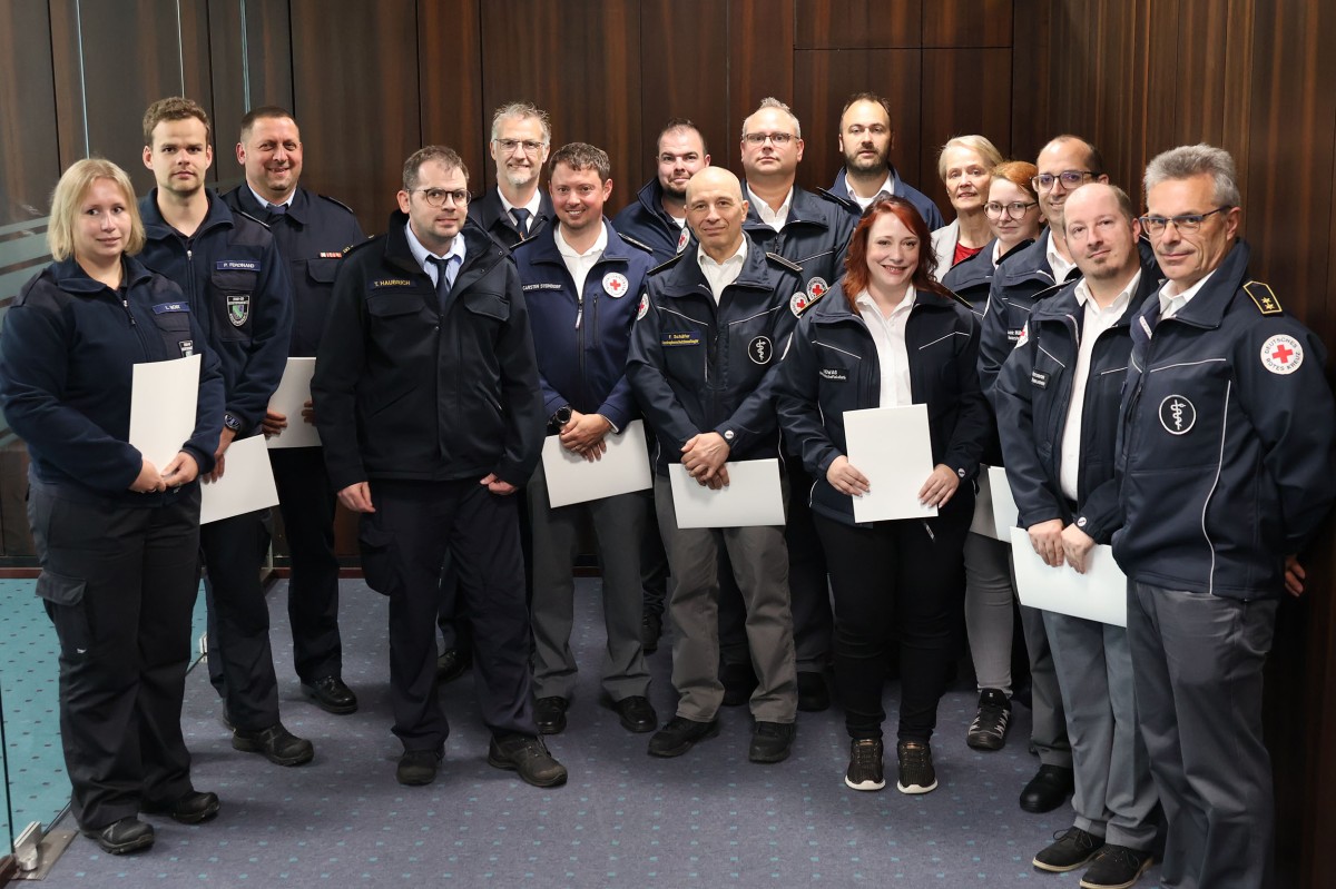Vor der Kreistagssitzung wurden eine Reihe von F�hrungsfunktionen durch die Erste Kreisbeigeordnete besetzt. Foto: Kreisverwaltung / Carolin Faller