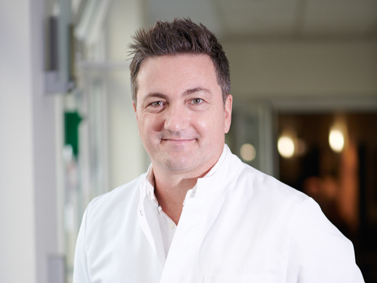 Dr. med. Daniel Benner, Chefarzt der Wirbelsulenchirurgie im Evang. Krankenhaus Dierdorf/Selters (KHDS) (Foto: KHDS). 