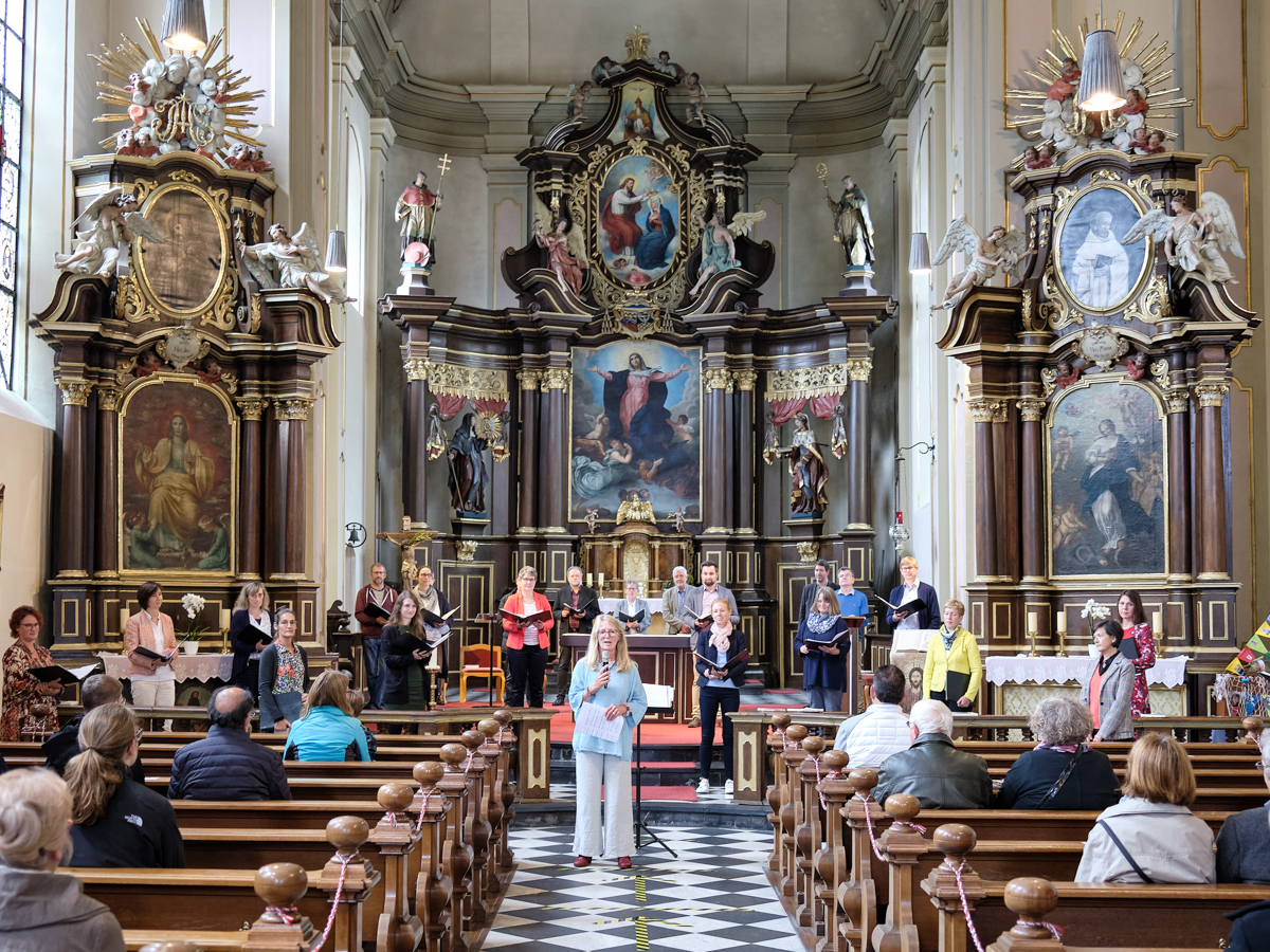 Fr den Frieden: Kammerchor Marienstatt singt in der katholischen Kirche Hachenburg