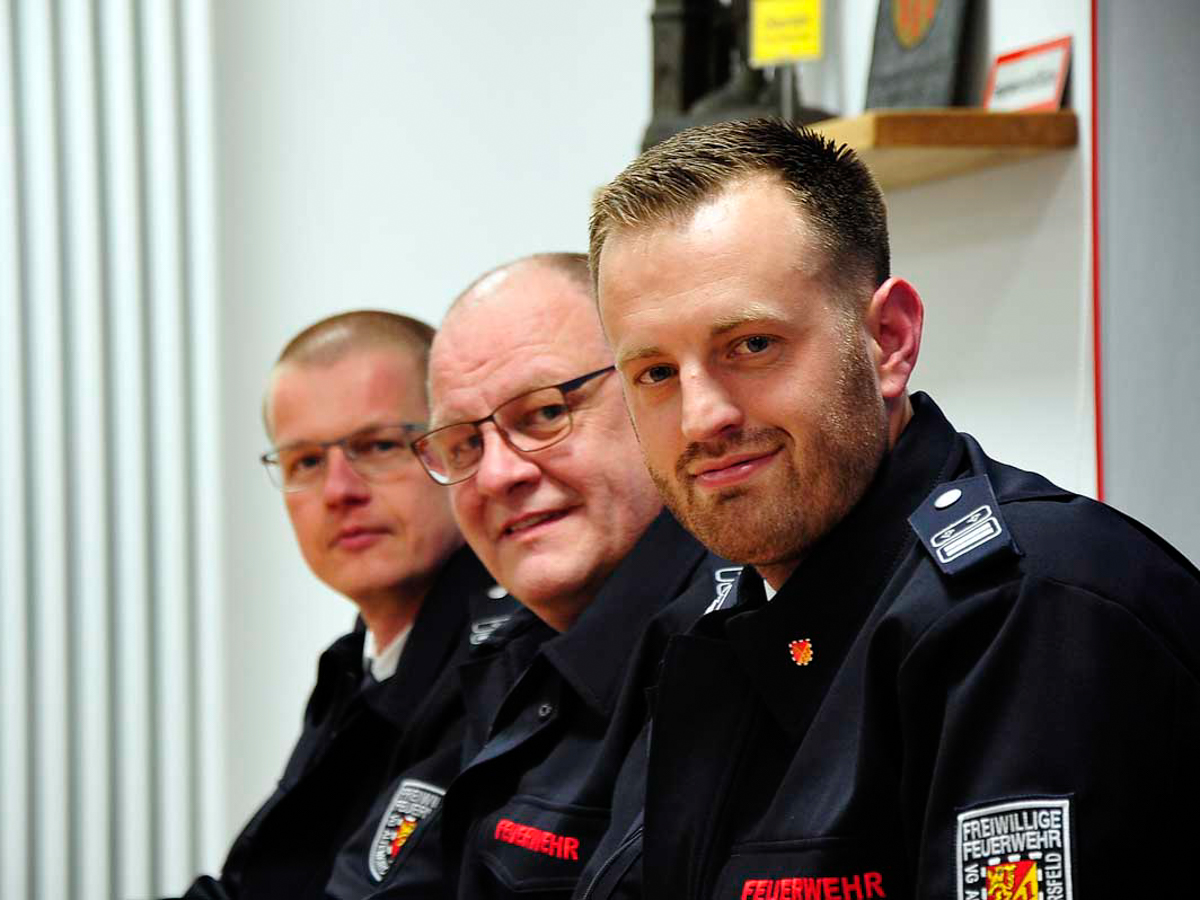 Die Wehrleitung von rechts: Wehrleiter Björn Stürz und die Stellvertreter 				Raphael Jonas und Michael Imhäuser. (Foto: kkö)