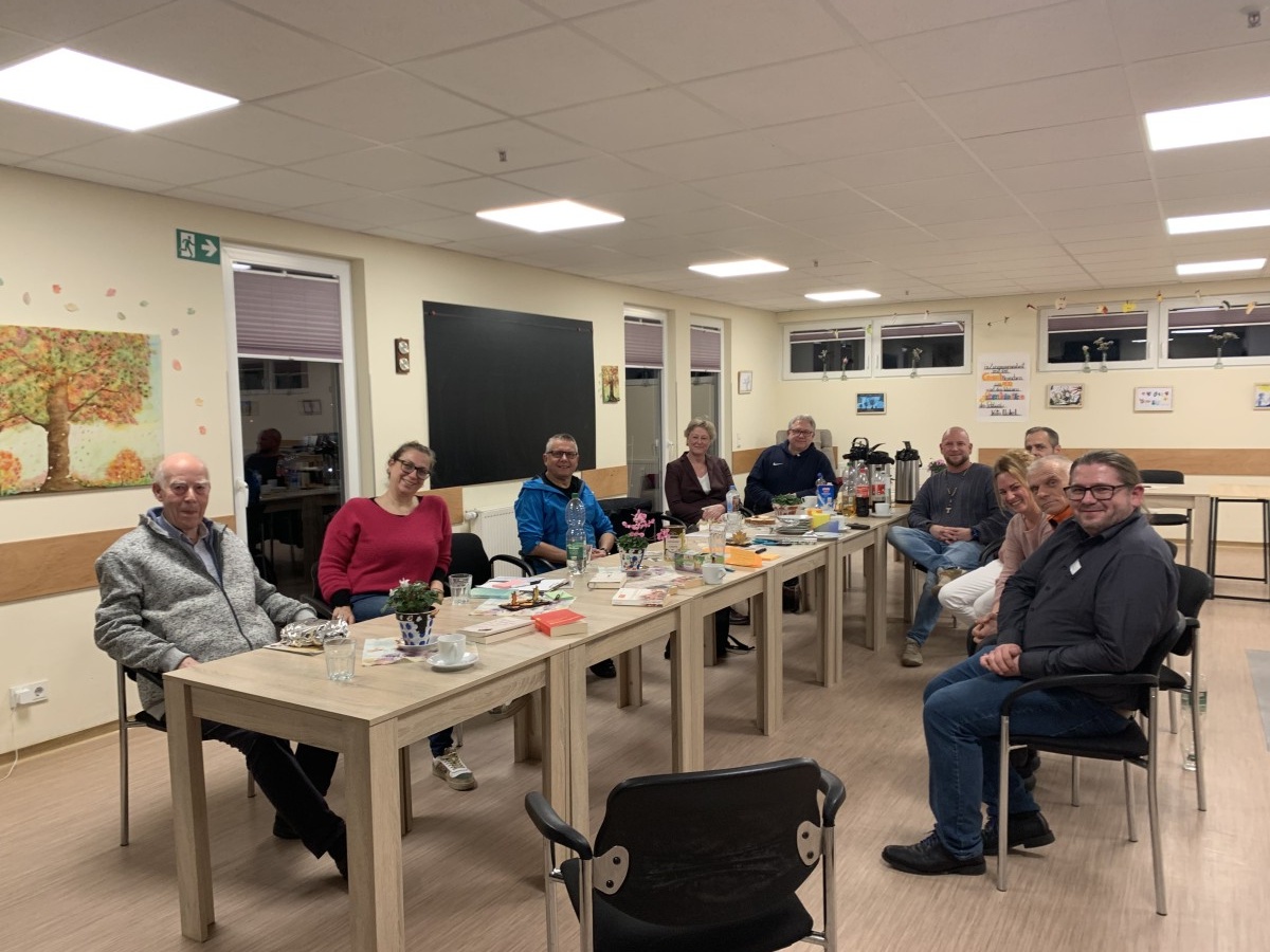 Die Veranstaltung wurde im Rahmen der Arbeit der Psychosozialen Arbeitsgemeinschaft (PSAG) durchgef�hrt. Durch den Abend f�hrten Sarah Berens und Julia Br�hling-Kusterer, unterst�tzt von Ralf Piesack. (Foto: Verena Bruchof/Kreisverwaltung Neuwied)