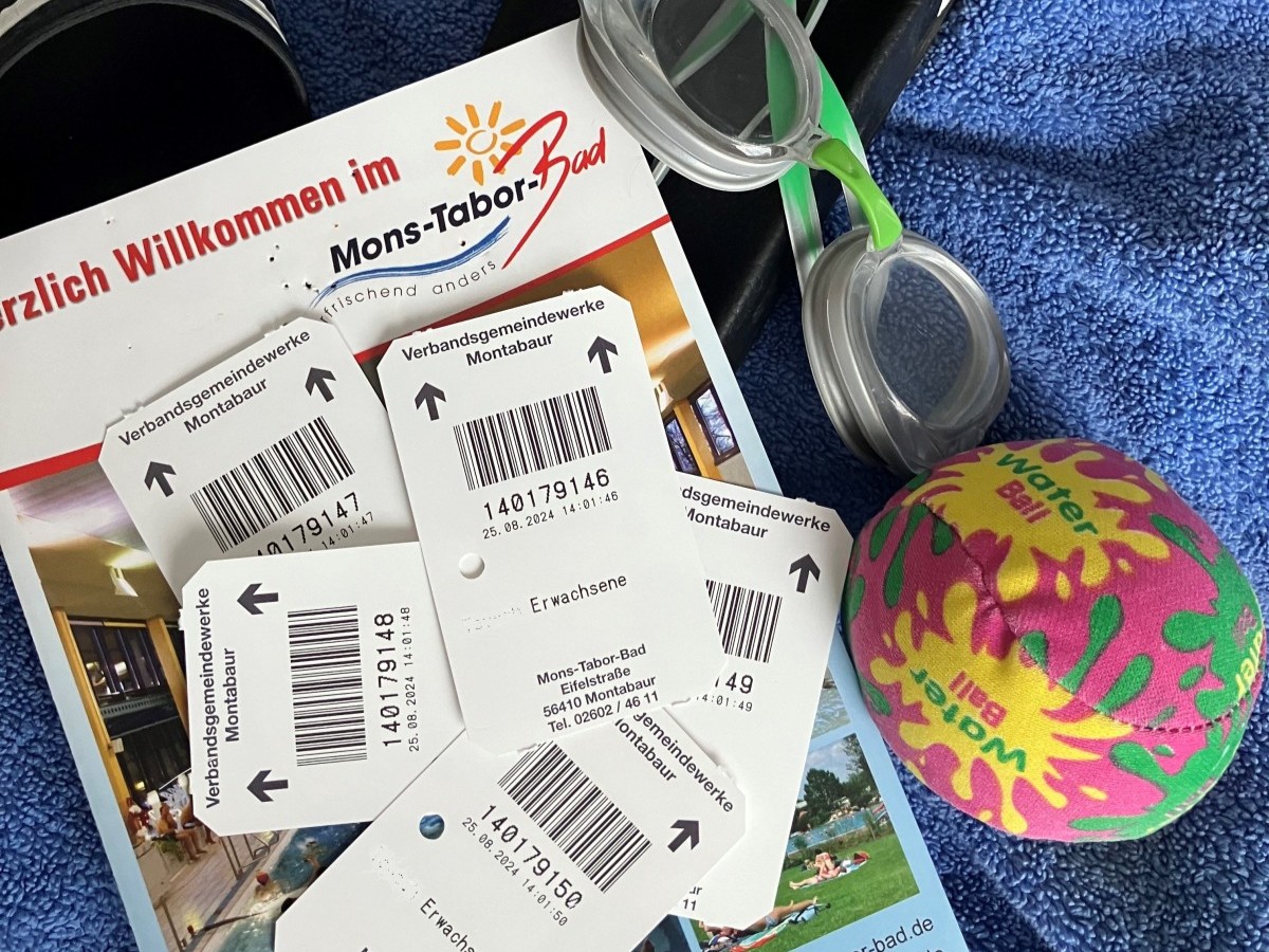 Die Tickets im Mons-Tabor-Bad sind knftig fnf Jahre lang gltig. Alte Tickets (Kaufdatum vor 2020) knnen noch bis Jahresende benutzt werden. (Foto: VG Montabaur/Christina Wei)