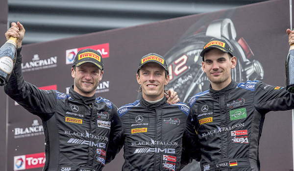 Der Brachbacher Luca Stolz (rechts) mit seinen Teamkollegen Yelmer Buurman (Mitte) und Maro Engel. (Foto: Sportscode Images)