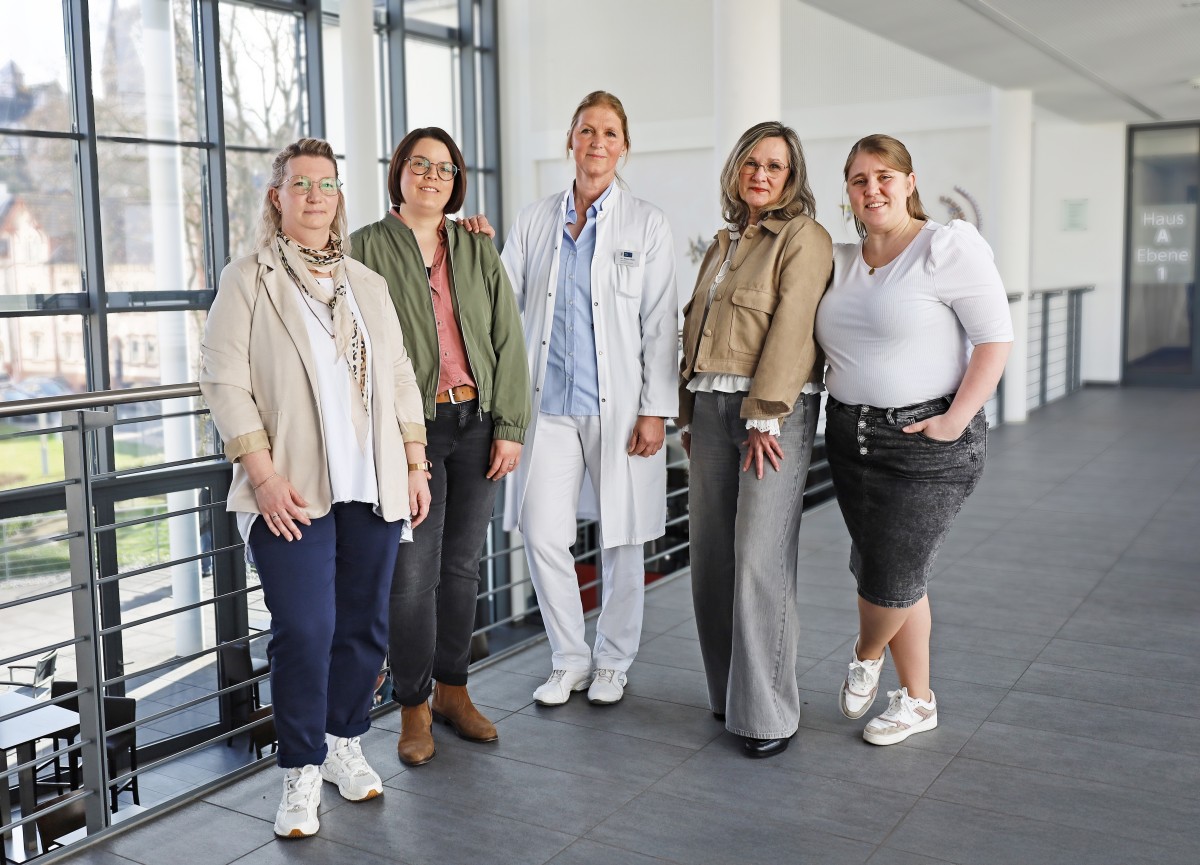 Dr. med. Heike S�lzer (Mitte) und Team freuen sich auf den Start in der Wissener Praxis. (Foto: Thomas Klur)