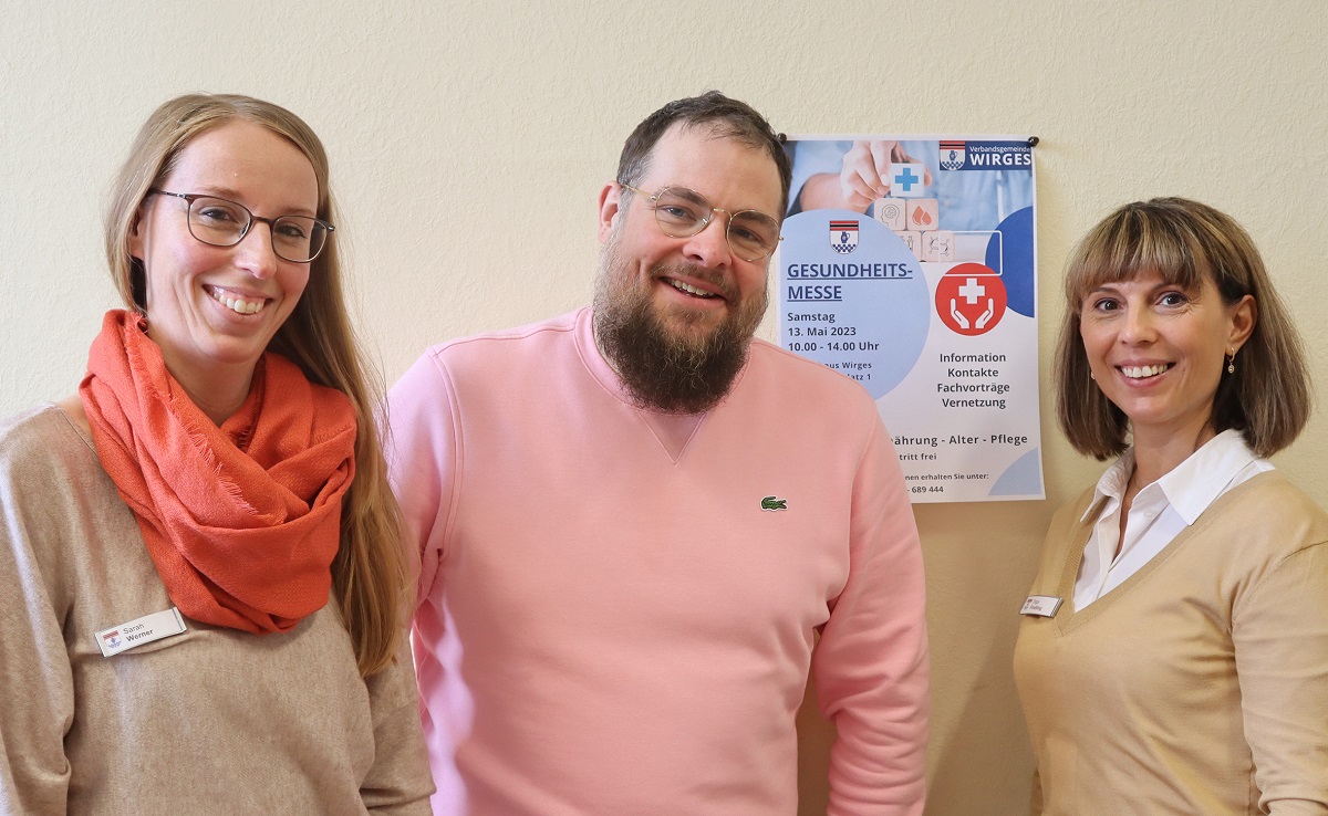 Das Team der Fachstelle fr Gesundheits- und Seniorenberatung der VG Wirges (v.l.n.r. Sarah Werner, Benedict Hallerbach, Olga Findling) freut sich auf die 1. Gesundheitsmesse im Brgerhaus Wirges. (Foto: Annette Brach / VG Wirges)