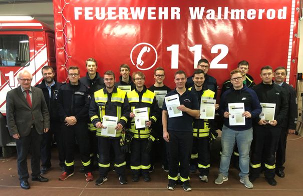 Neue Feuerwehrmnner fr die rtlichen Einheiten